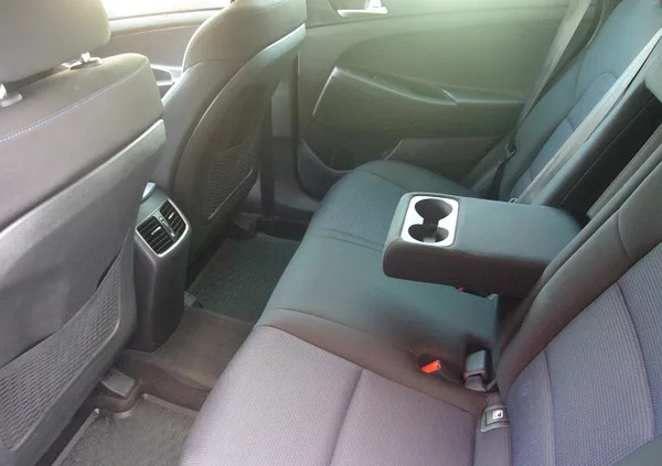 Hyundai Tucson cena 63700 przebieg: 176000, rok produkcji 2015 z Krzeszowice małe 211